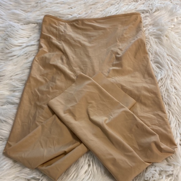 STAR BY SPANX SHAPE-WEAR SIZE L EXCELLENT CONDITION COLOR TAN - Picture 7 of 9